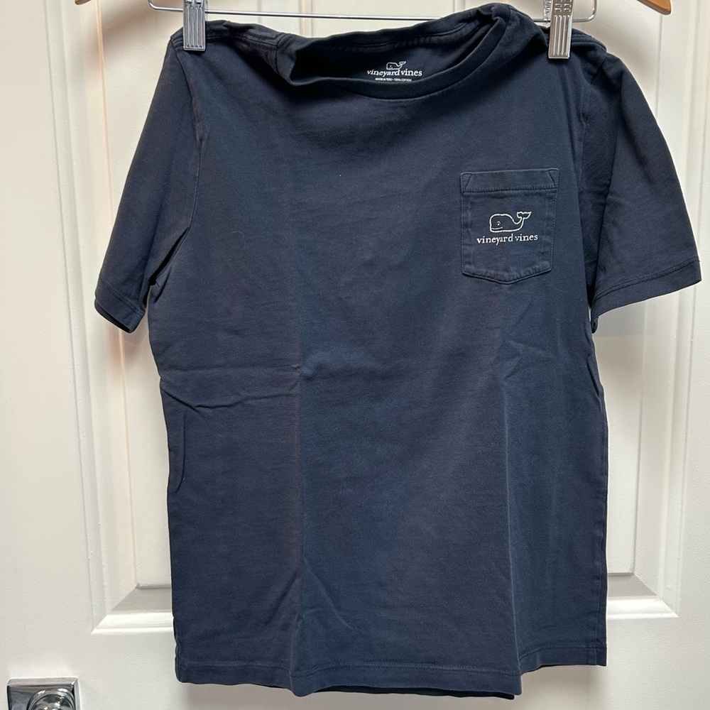 Vineyard Vines tee